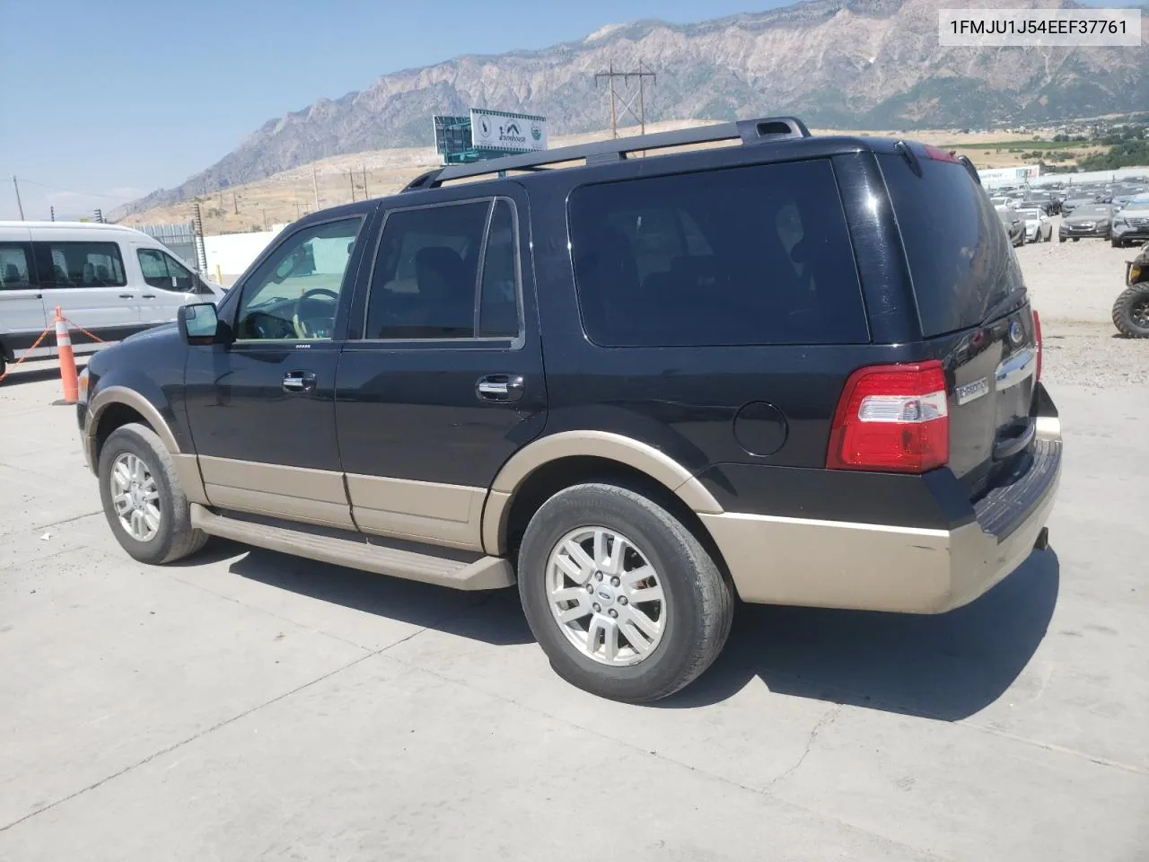 2014 Ford Expedition Xlt VIN: 1FMJU1J54EEF37761 Lot: 62674074