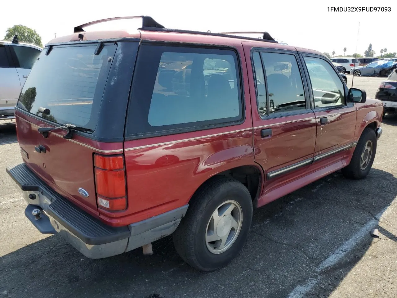 1993 Ford Explorer VIN: 1FMDU32X9PUD97093 Lot: 71476994