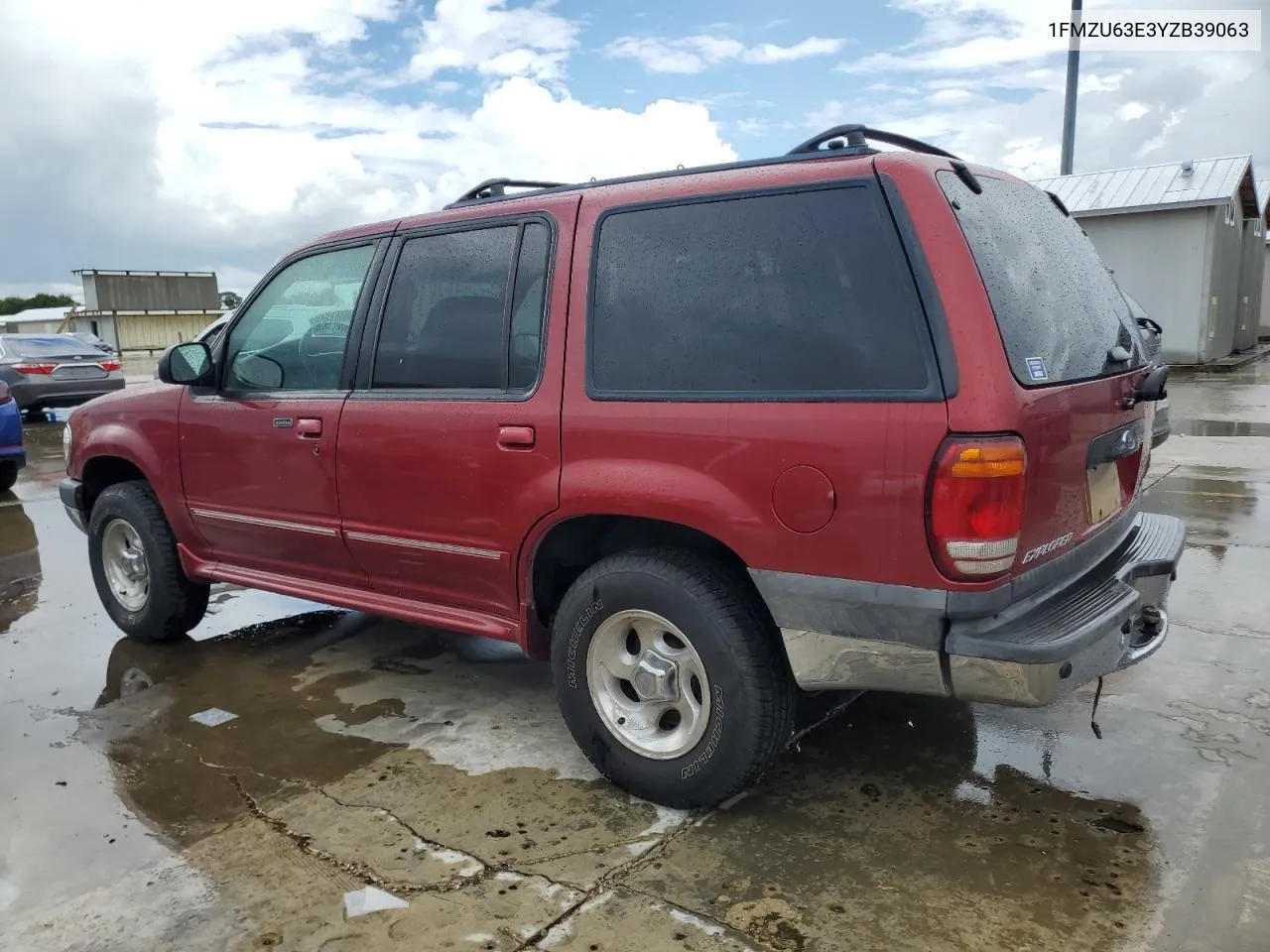 2000 Ford Explorer Xlt VIN: 1FMZU63E3YZB39063 Lot: 74105104