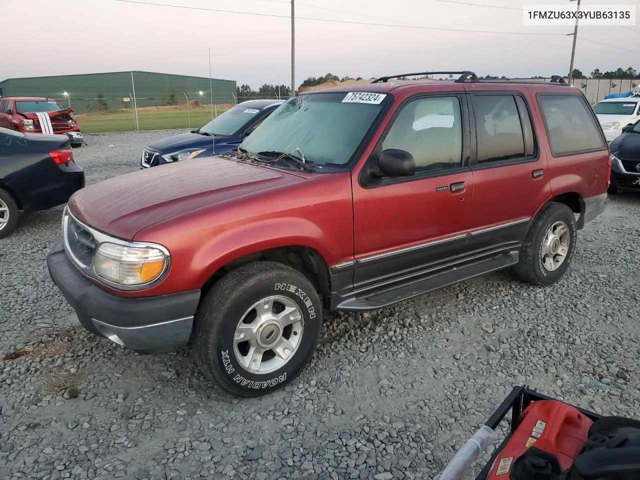 2000 Ford Explorer Xlt VIN: 1FMZU63X3YUB63135 Lot: 75742324