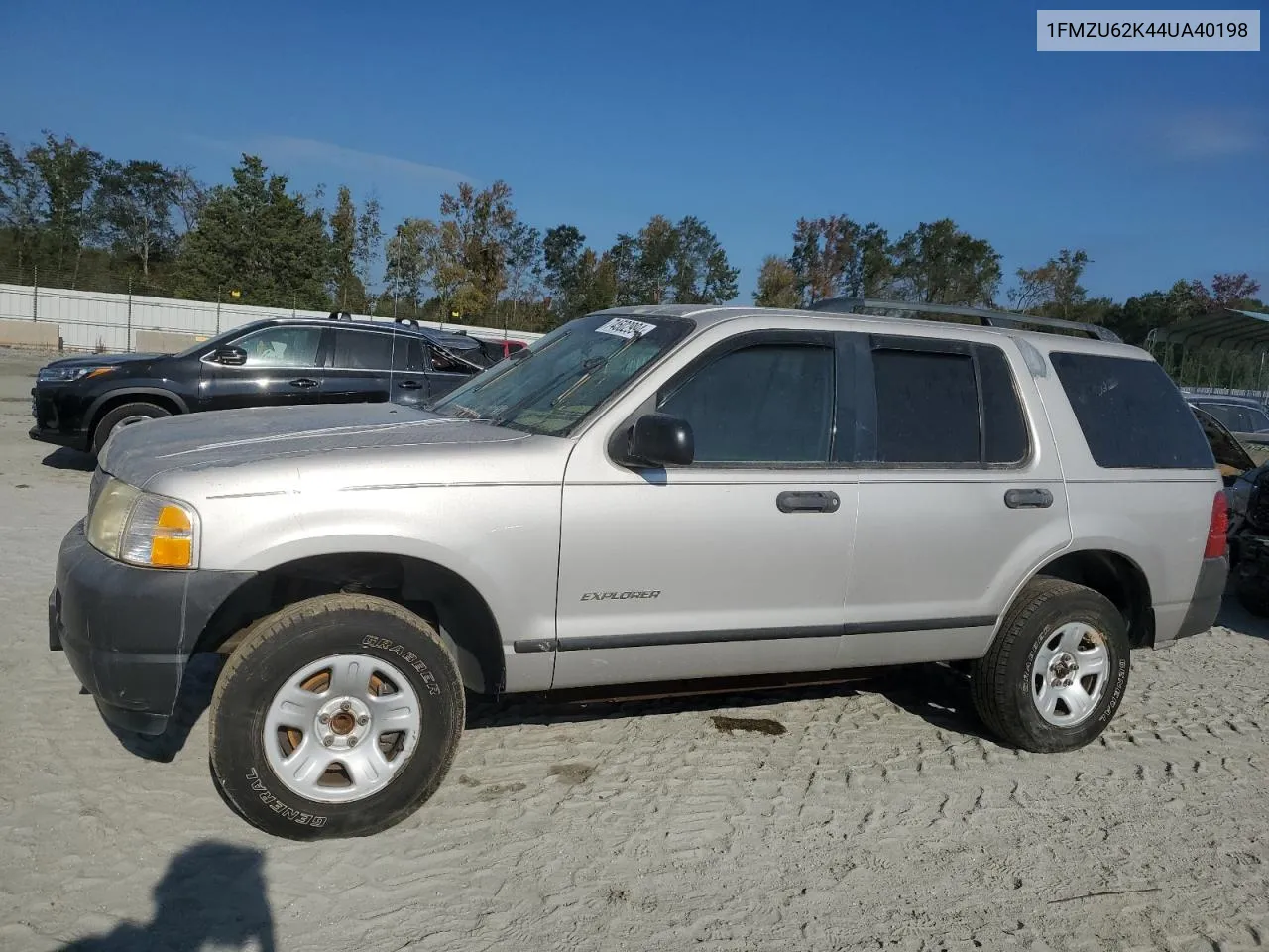 2004 Ford Explorer Xls VIN: 1FMZU62K44UA40198 Lot: 74502994