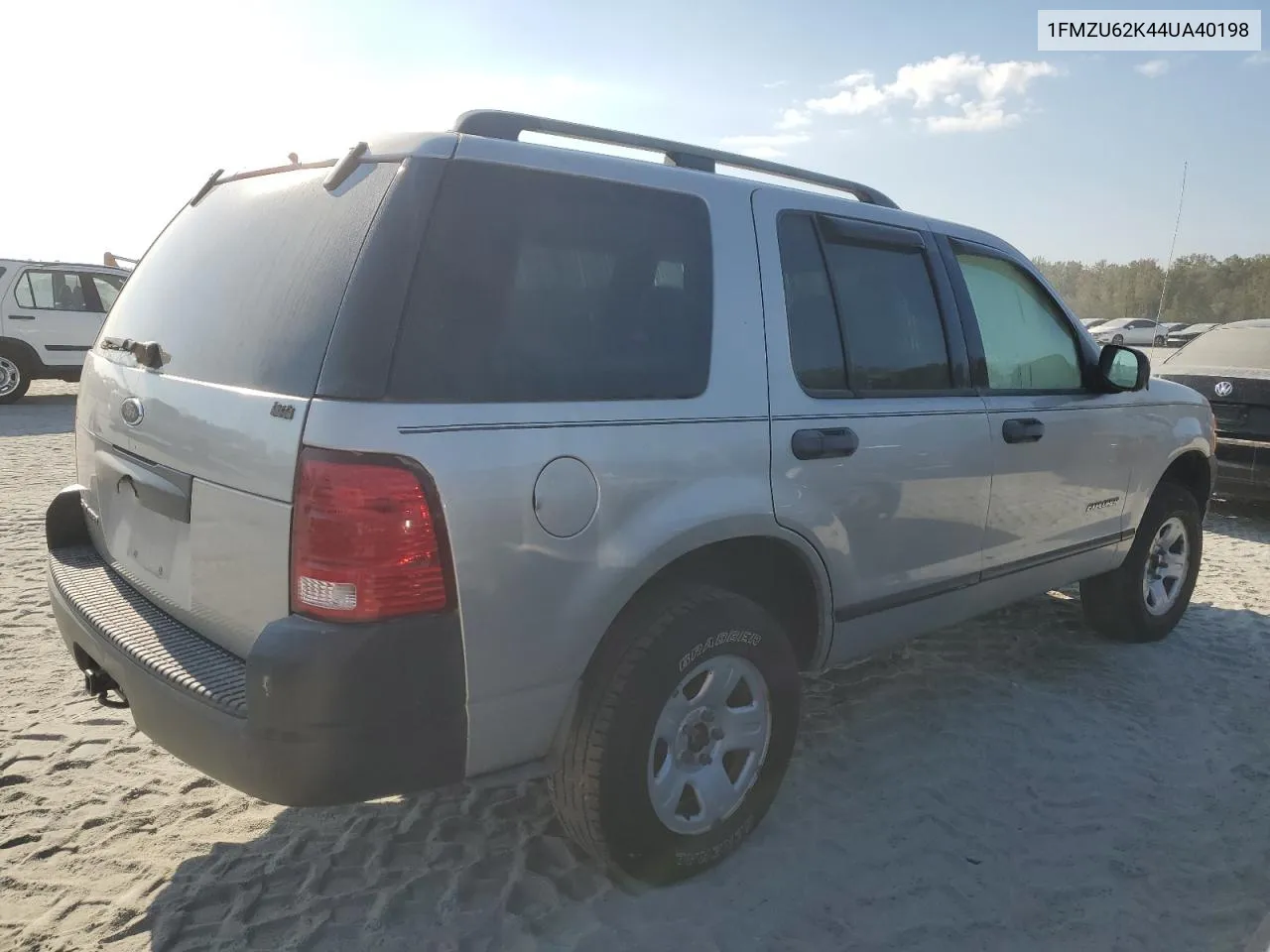 2004 Ford Explorer Xls VIN: 1FMZU62K44UA40198 Lot: 74502994