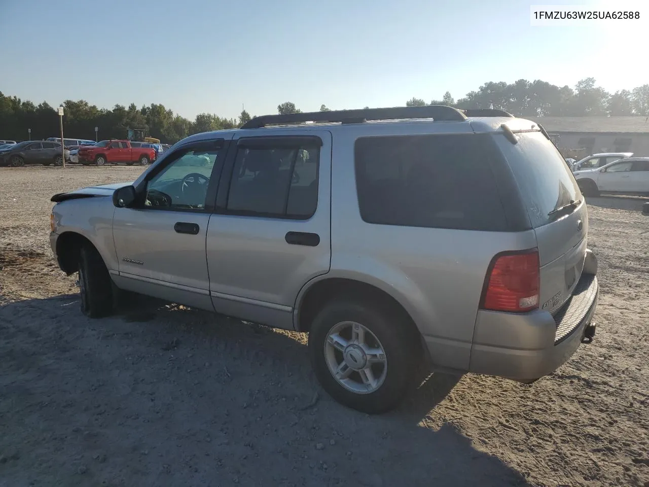 2005 Ford Explorer Xlt VIN: 1FMZU63W25UA62588 Lot: 68111864