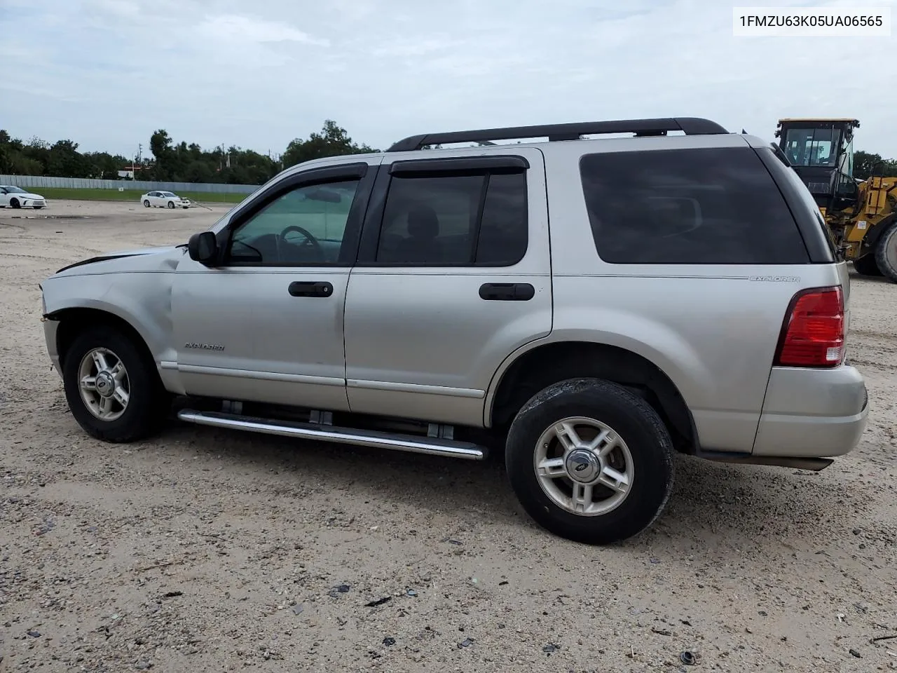 2005 Ford Explorer Xlt VIN: 1FMZU63K05UA06565 Lot: 70125224