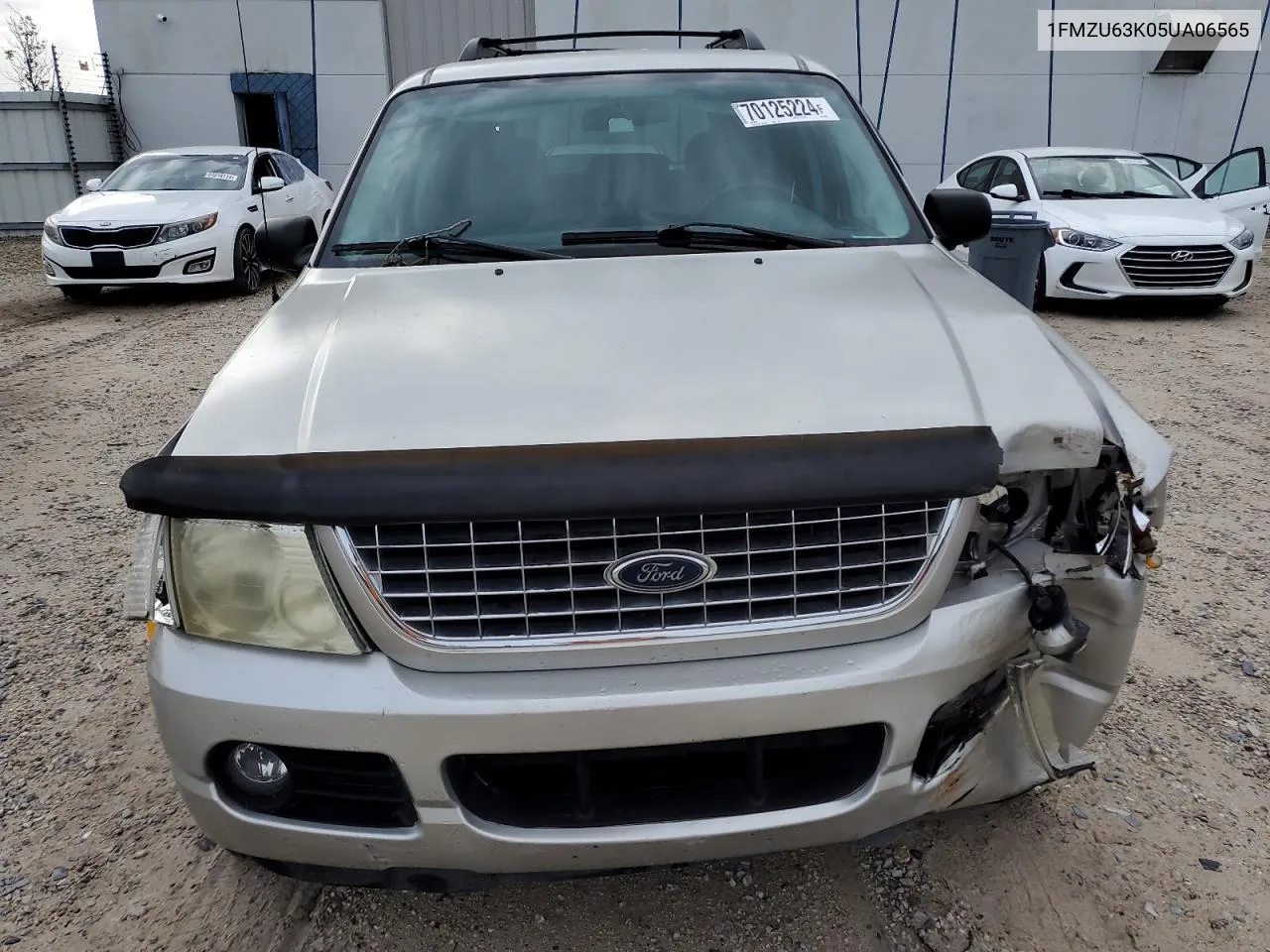 1FMZU63K05UA06565 2005 Ford Explorer Xlt