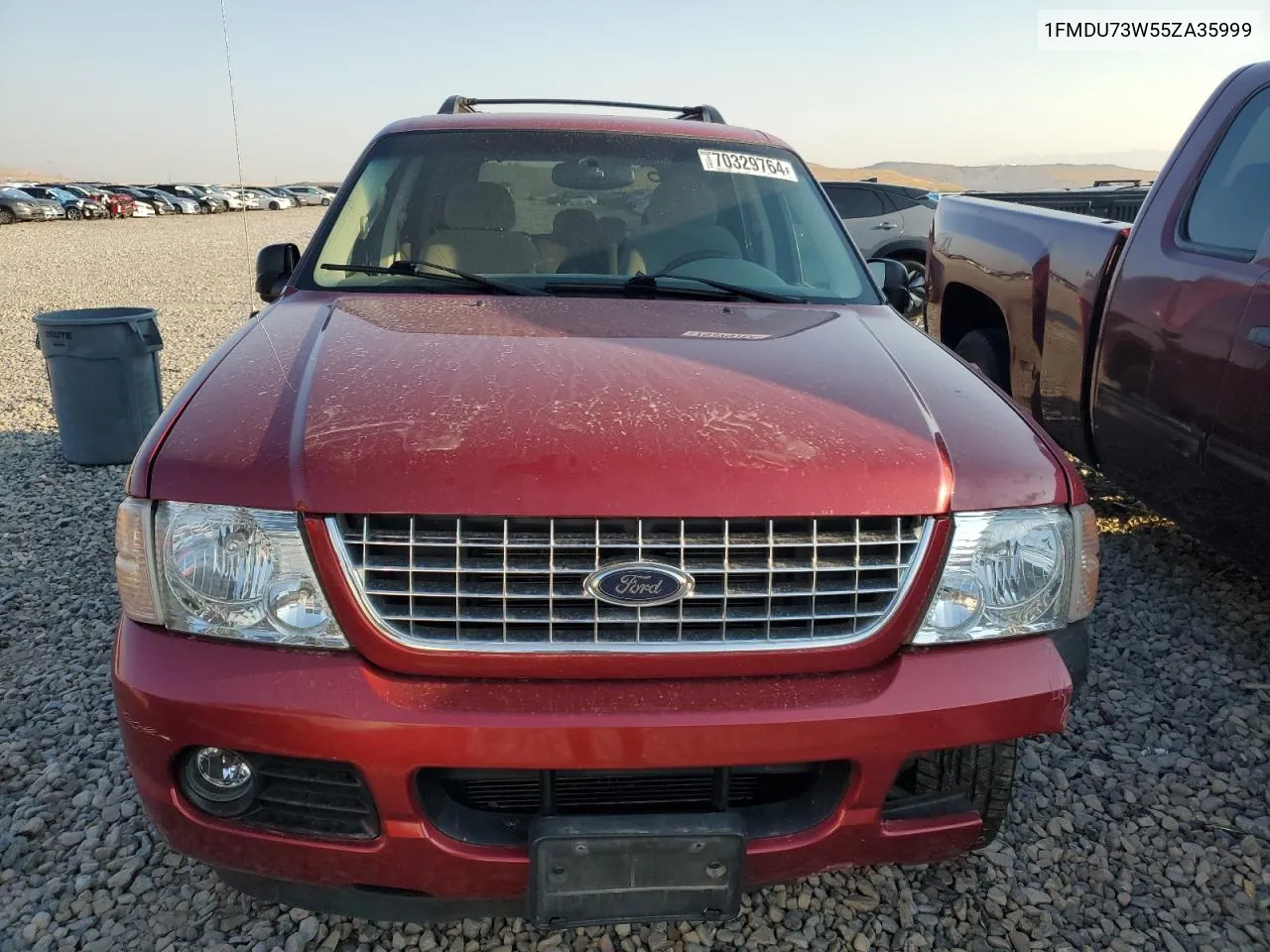 2005 Ford Explorer Xlt VIN: 1FMDU73W55ZA35999 Lot: 70329764