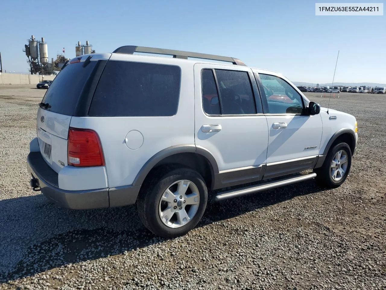 2005 Ford Explorer Xlt VIN: 1FMZU63E55ZA44211 Lot: 72919414