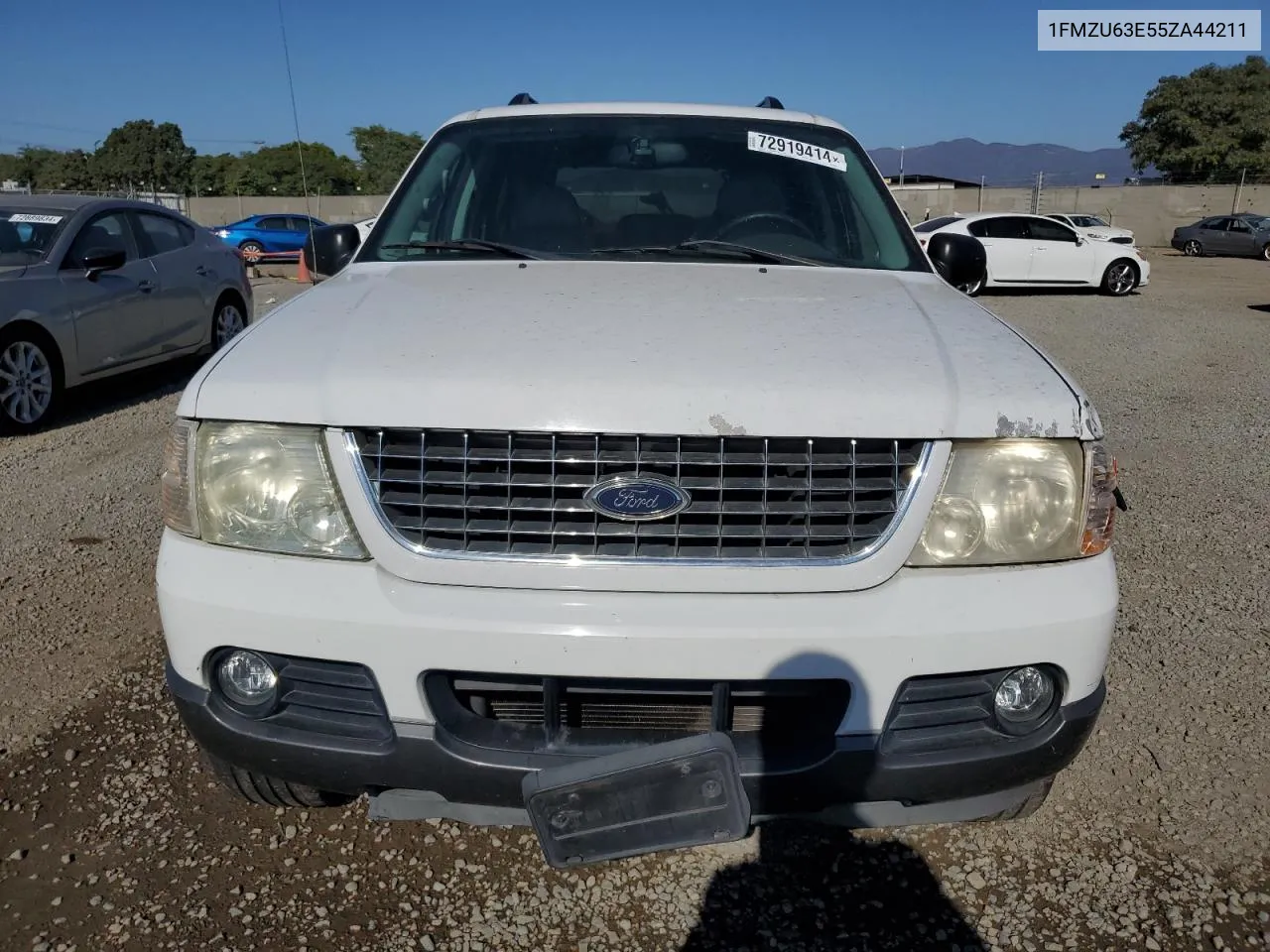 2005 Ford Explorer Xlt VIN: 1FMZU63E55ZA44211 Lot: 72919414