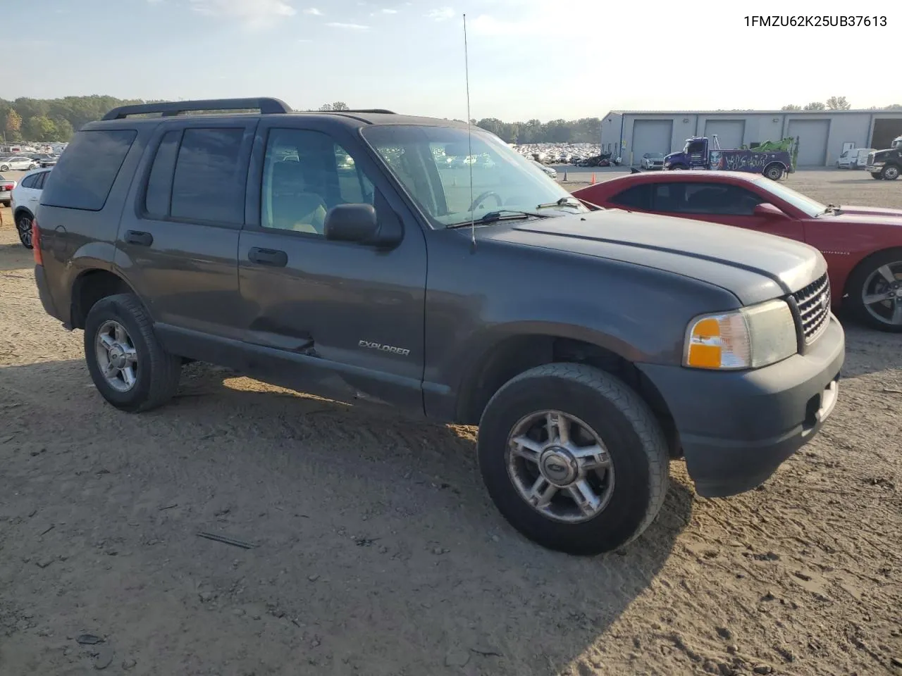 2005 Ford Explorer Xls VIN: 1FMZU62K25UB37613 Lot: 75659474