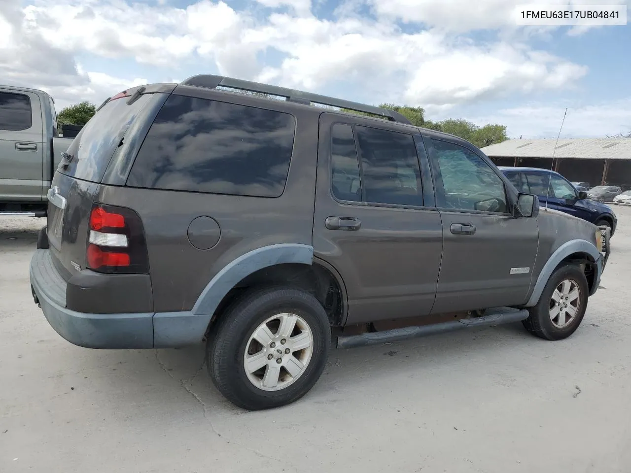 2007 Ford Explorer Xlt VIN: 1FMEU63E17UB04841 Lot: 77043104