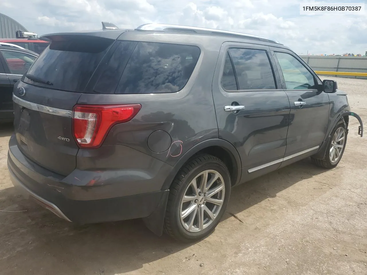 1FM5K8F86HGB70387 2017 Ford Explorer Limited