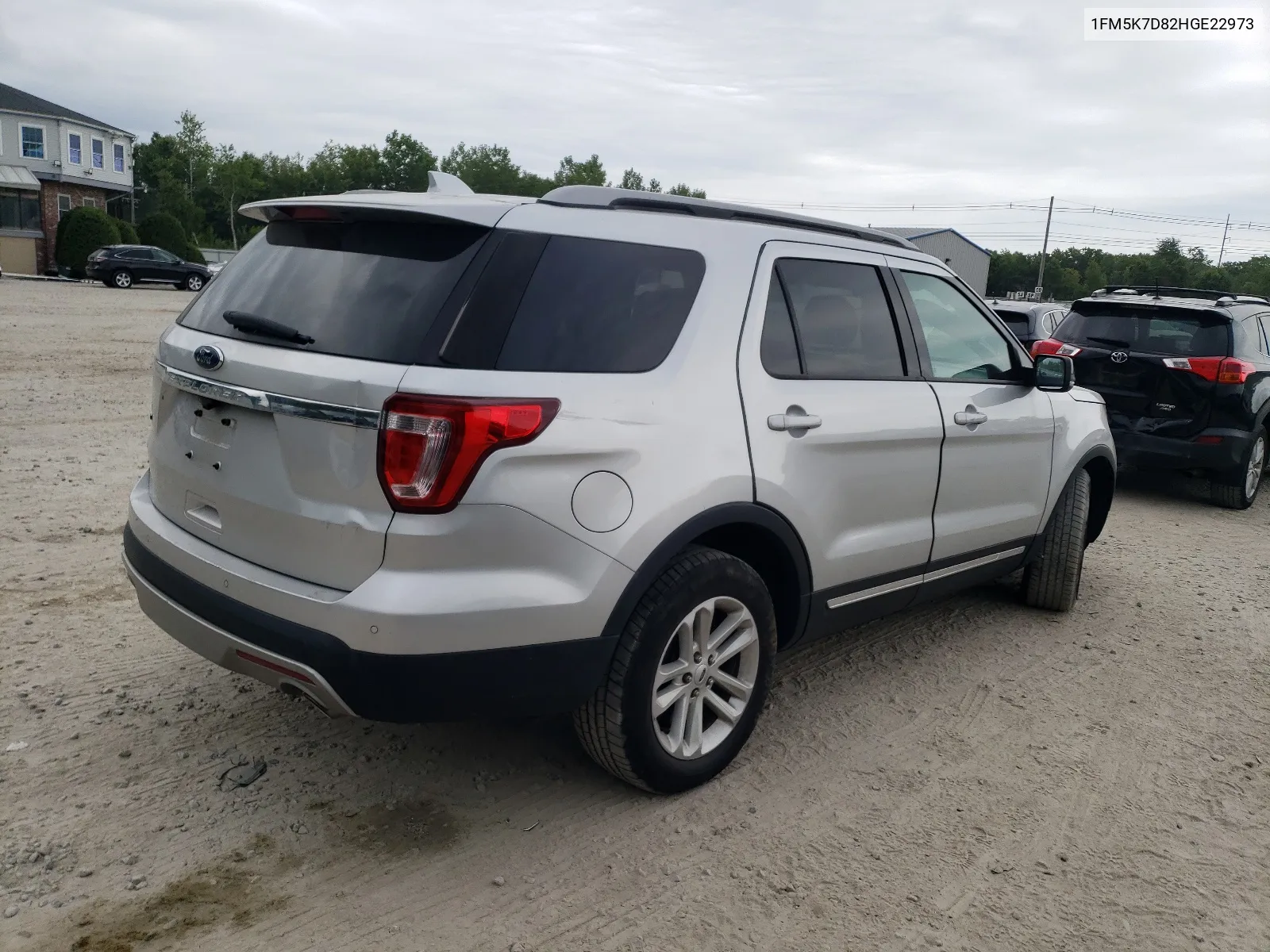 1FM5K7D82HGE22973 2017 Ford Explorer Xlt