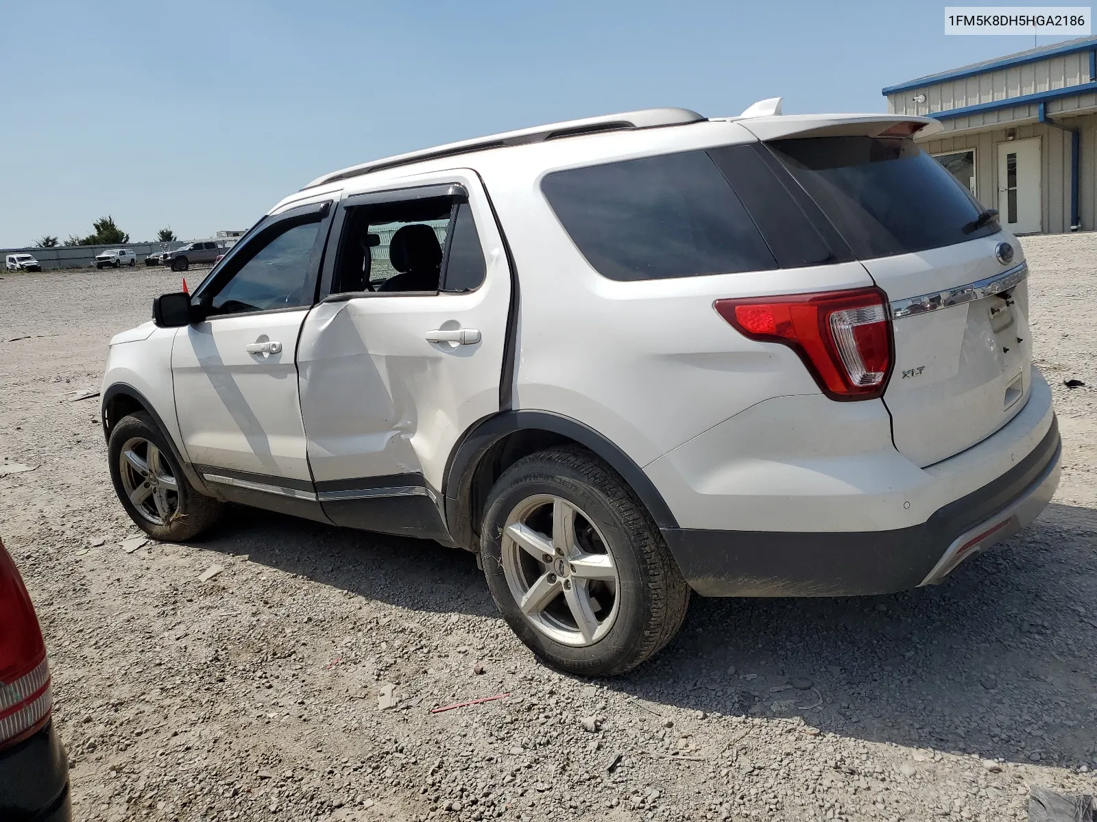 1FM5K8DH5HGA2186 2017 Ford Explorer Xlt