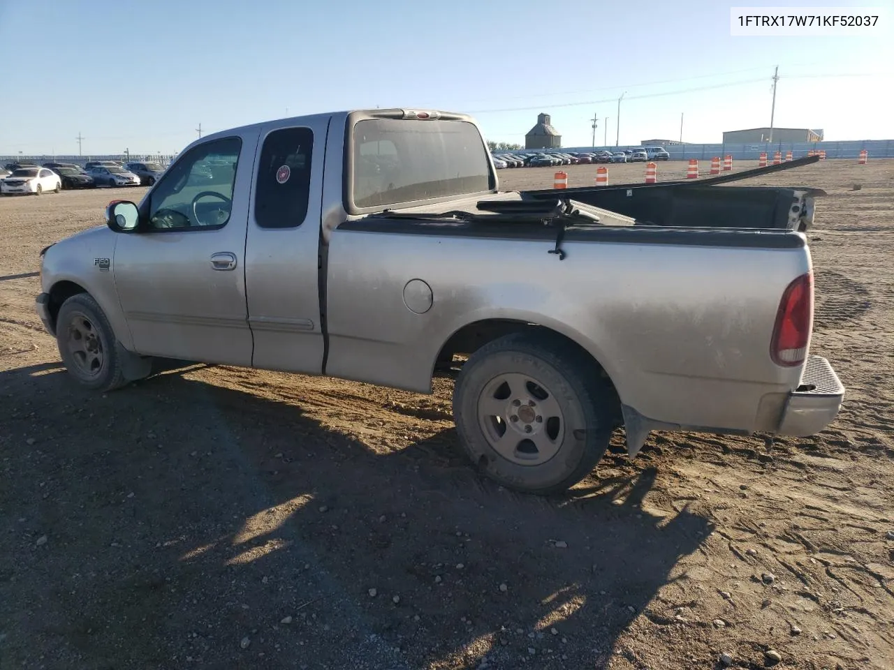 2001 Ford F150 VIN: 1FTRX17W71KF52037 Lot: 72322104