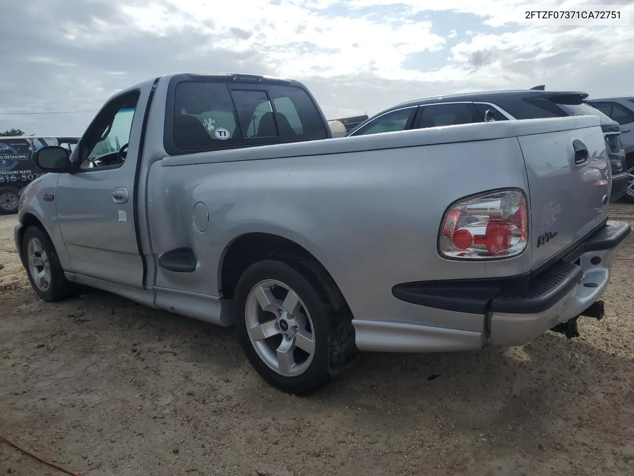 2001 Ford F150 Svt Lightning VIN: 2FTZF07371CA72751 Lot: 74783334