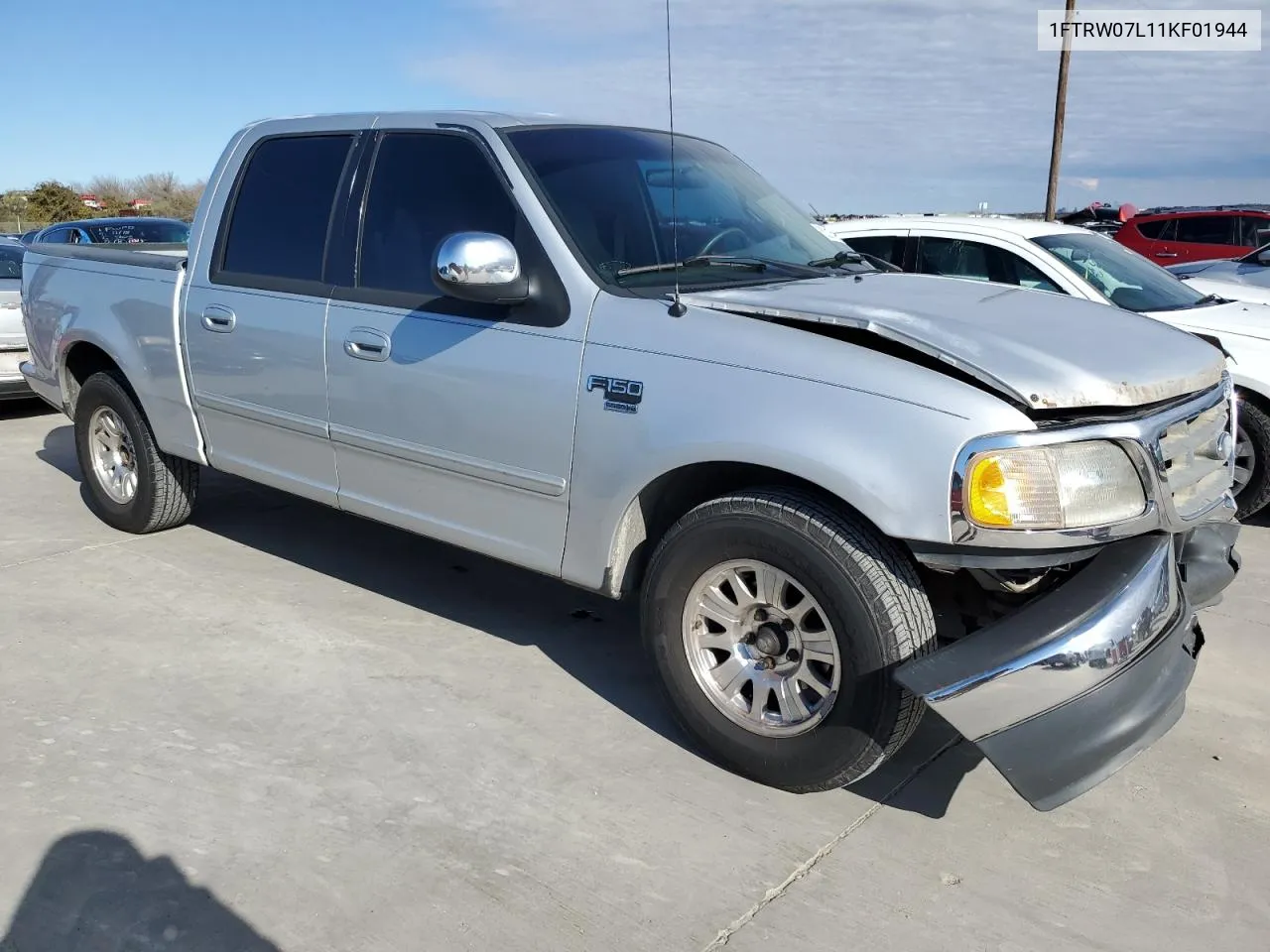 2001 Ford F150 Supercrew VIN: 1FTRW07L11KF01944 Lot: 82013113