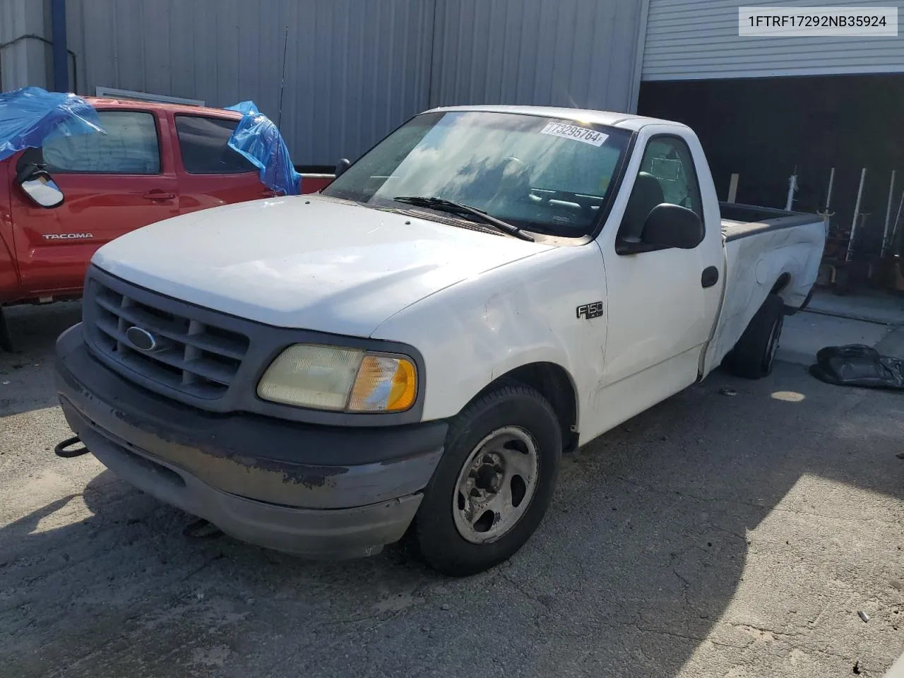 2002 Ford F150 VIN: 1FTRF17292NB35924 Lot: 73295764