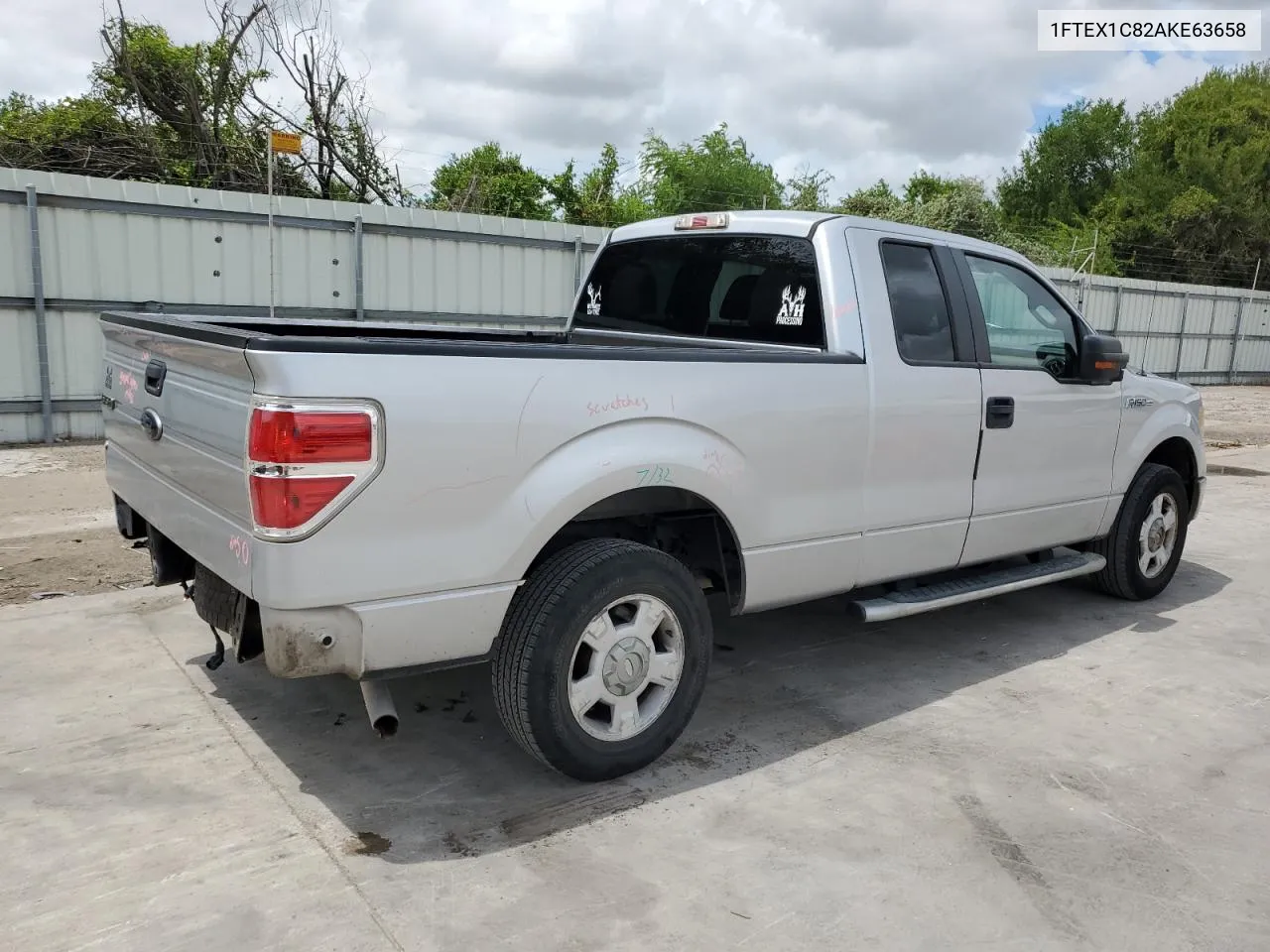 1FTEX1C82AKE63658 2010 Ford F150 Super Cab