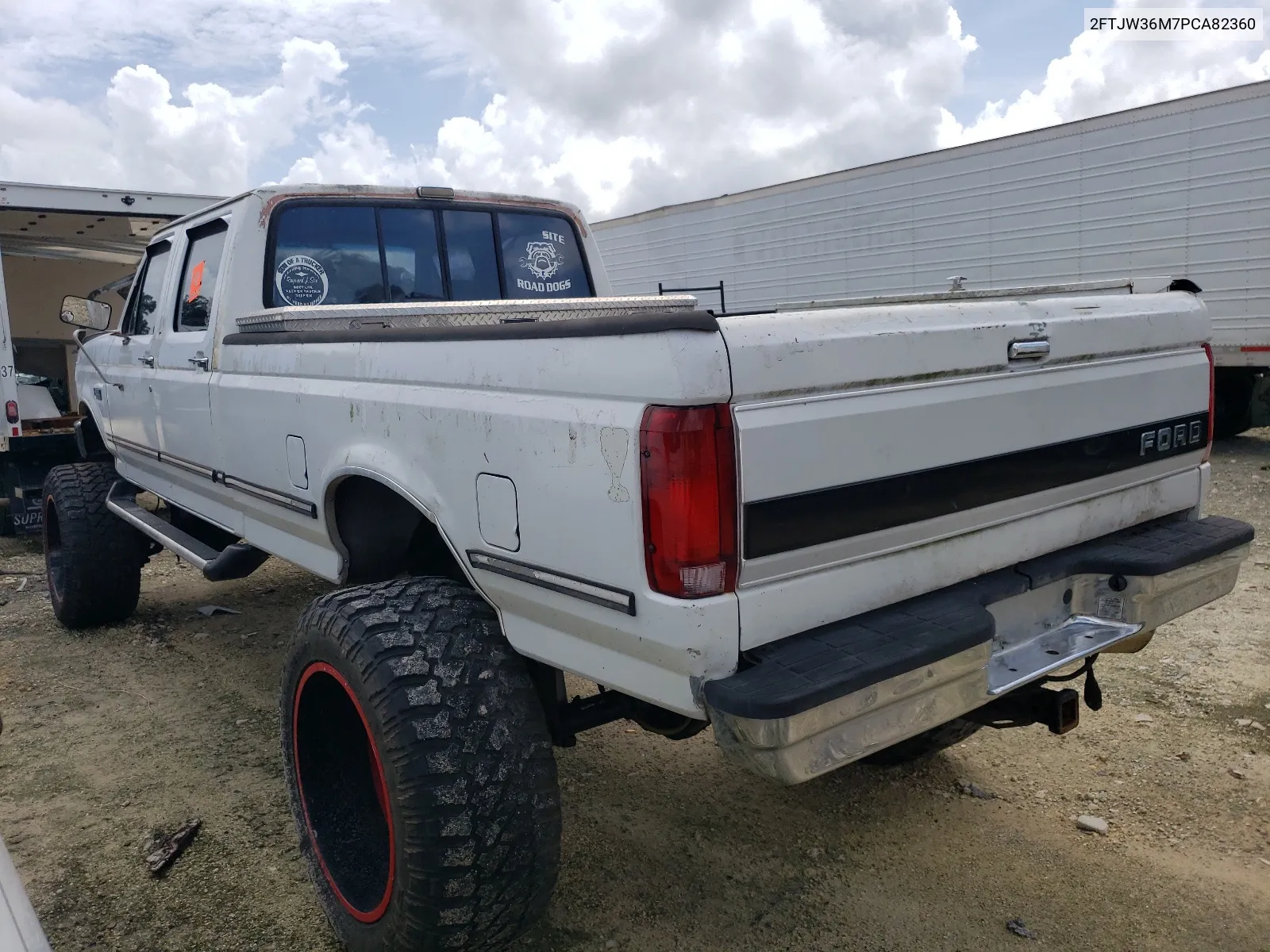 1993 Ford F350 VIN: 2FTJW36M7PCA82360 Lot: 64086084