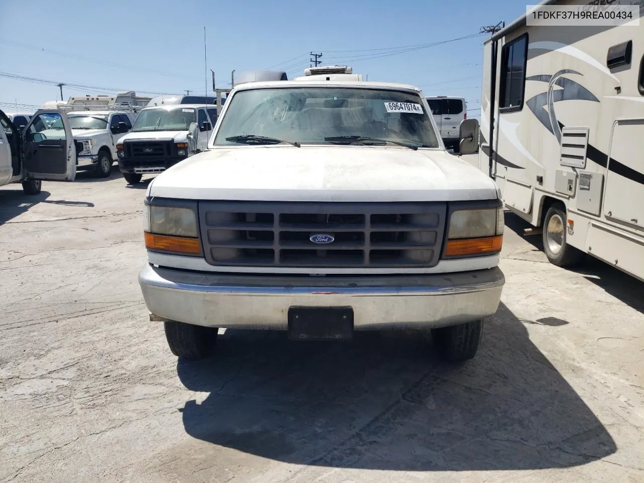 1FDKF37H9REA00434 1994 Ford F350