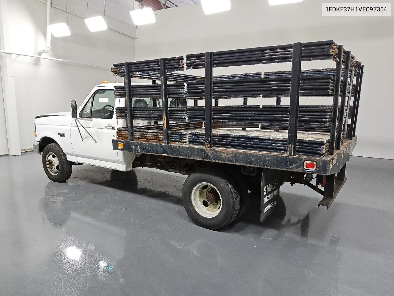 1997 Ford F350 VIN: 1FDKF37H1VEC97354 Lot: 77047394