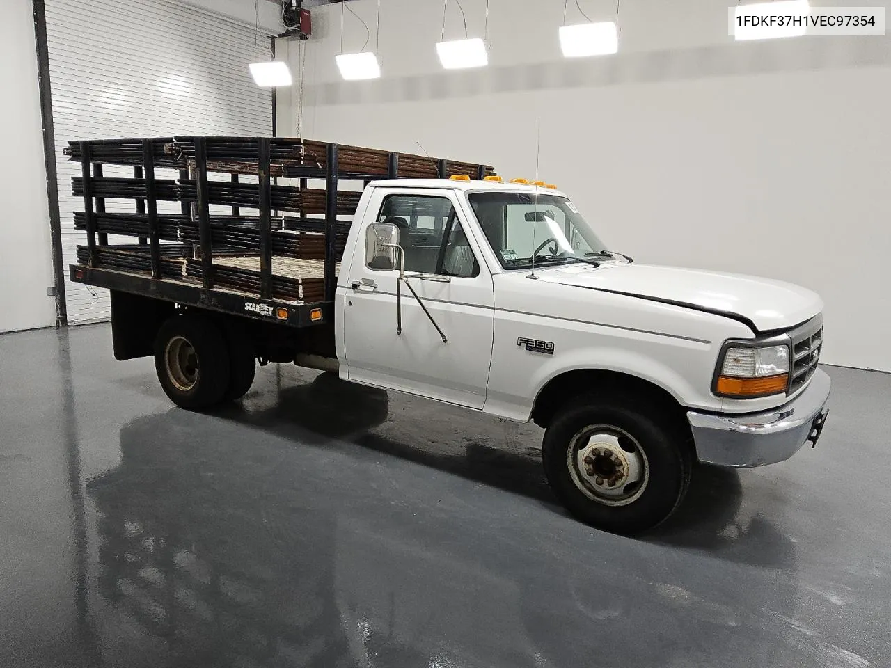 1997 Ford F350 VIN: 1FDKF37H1VEC97354 Lot: 77047394