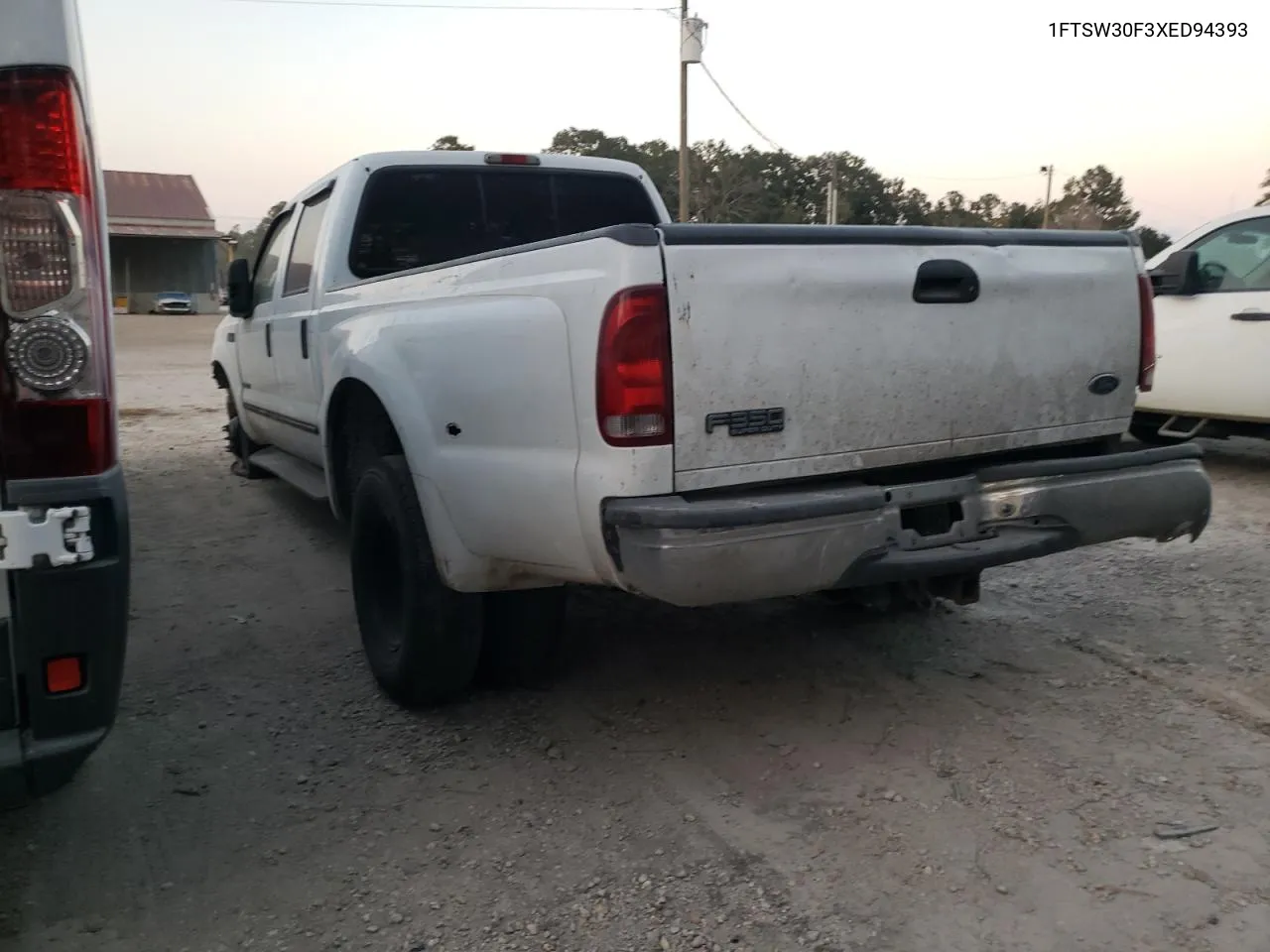 1999 Ford F350 Srw Super Duty VIN: 1FTSW30F3XED94393 Lot: 75668244