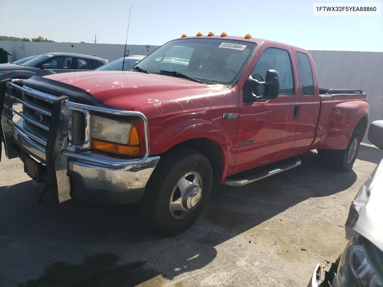 2000 Ford F350 Super Duty VIN: 1FTWX32F5YEA88860 Lot: 65923064