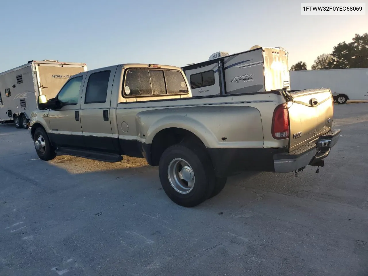 2000 Ford F350 Super Duty VIN: 1FTWW32F0YEC68069 Lot: 77714534