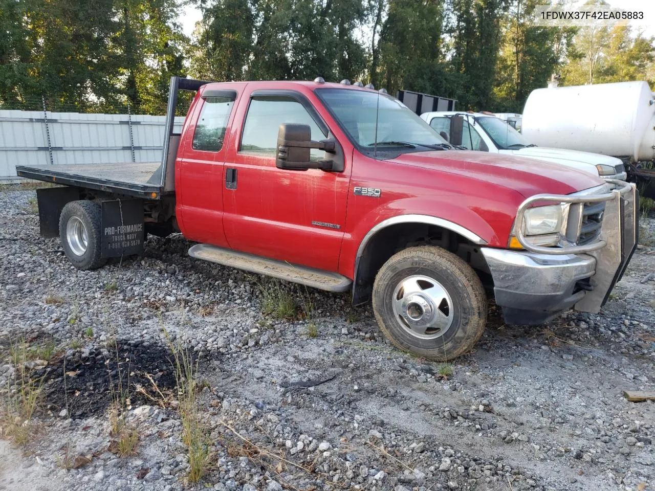 2002 Ford F350 Super Duty VIN: 1FDWX37F42EA05883 Lot: 74610124