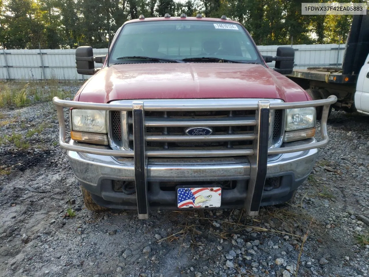 2002 Ford F350 Super Duty VIN: 1FDWX37F42EA05883 Lot: 74610124