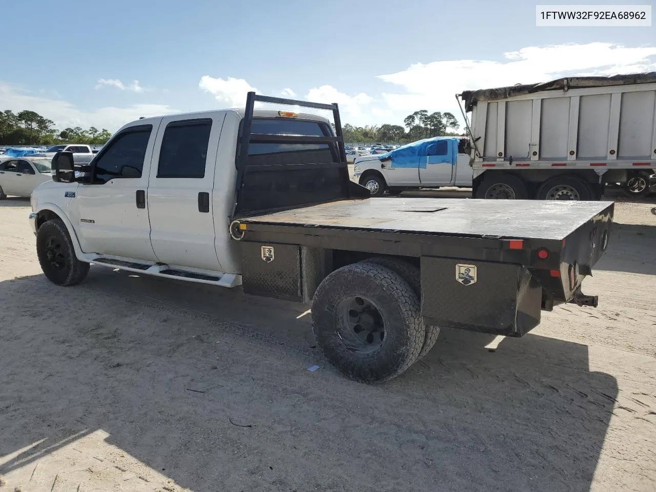 2002 Ford F350 Super Duty VIN: 1FTWW32F92EA68962 Lot: 76681464