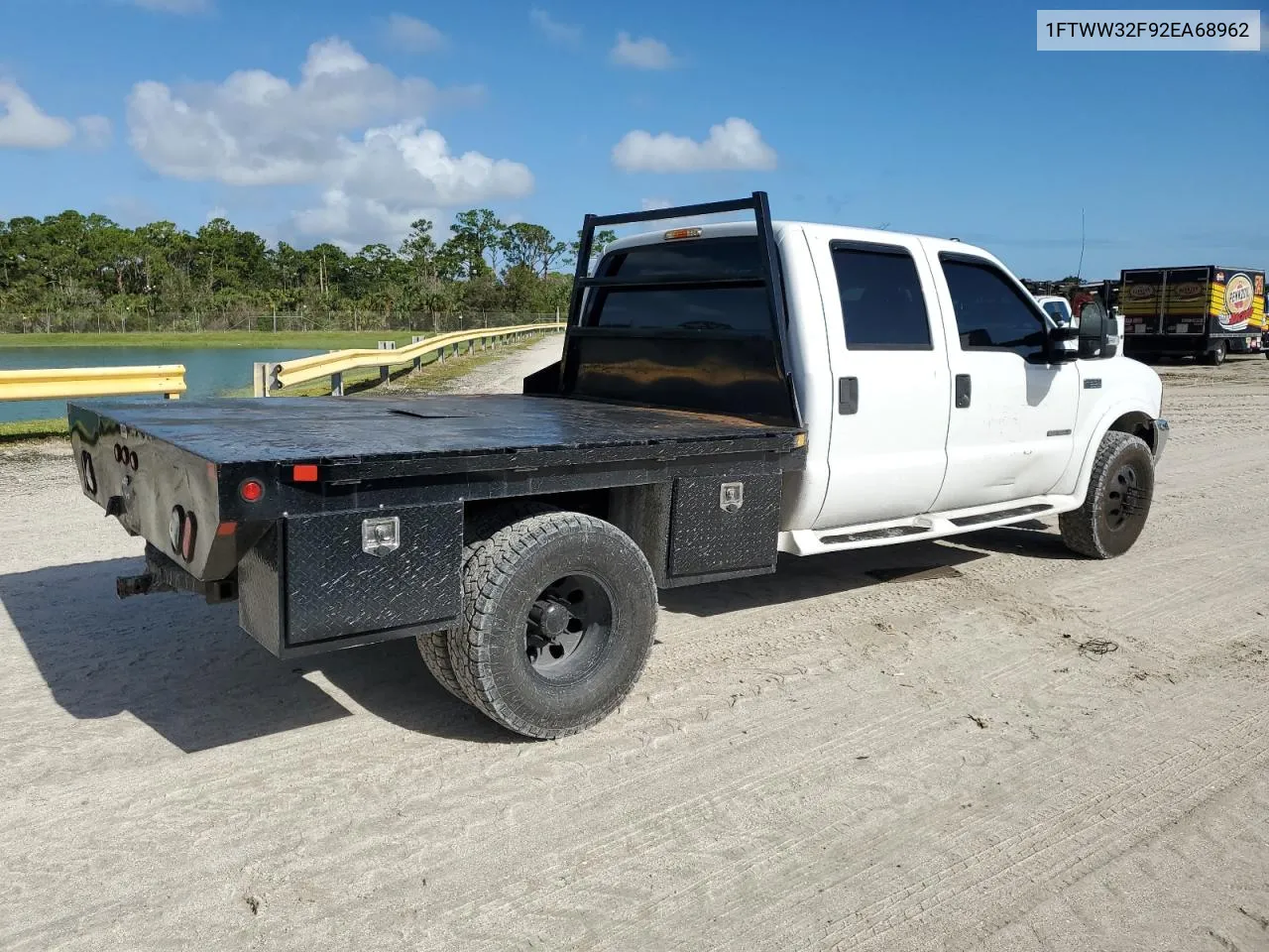 2002 Ford F350 Super Duty VIN: 1FTWW32F92EA68962 Lot: 76681464