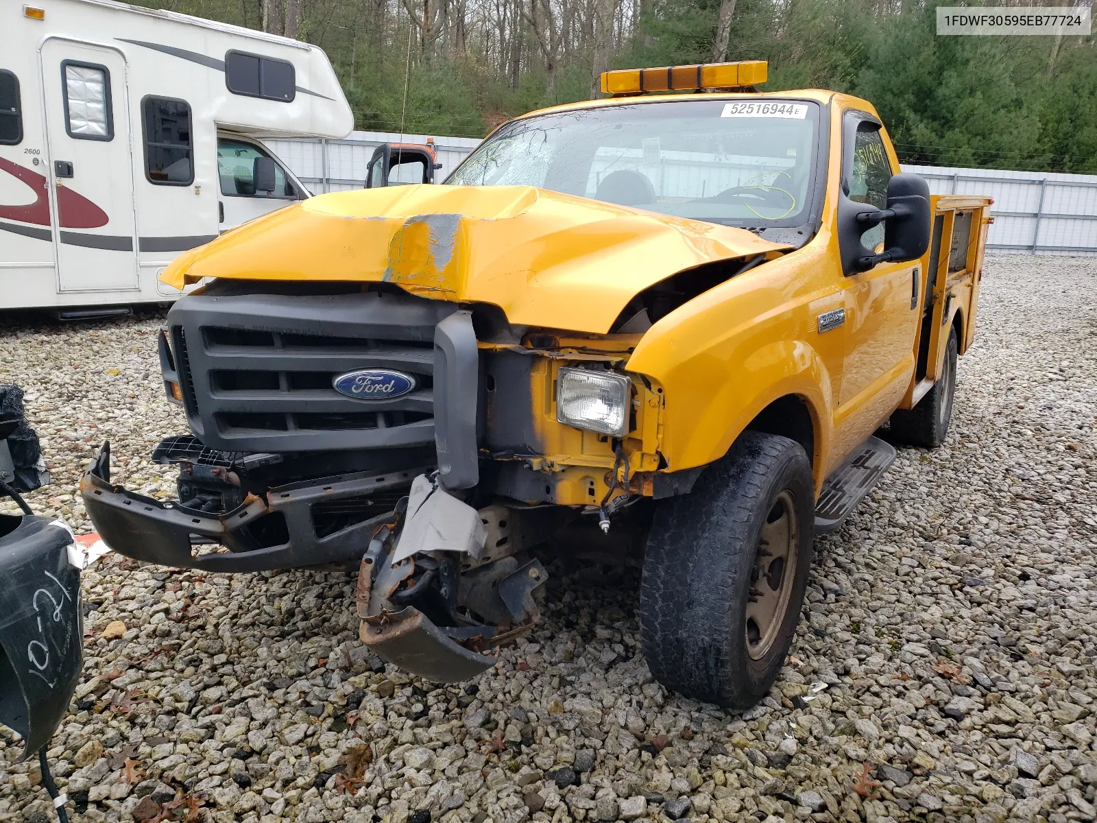 2005 Ford F350 Srw Super Duty VIN: 1FDWF30595EB77724 Lot: 64046304