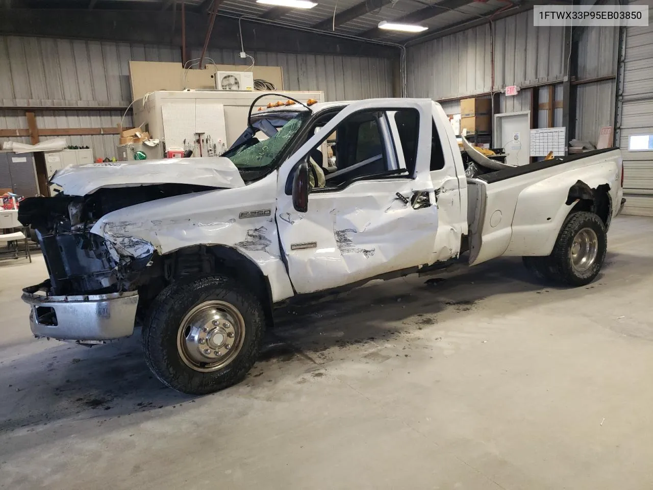 2005 Ford F350 Super Duty VIN: 1FTWX33P95EB03850 Lot: 71228644