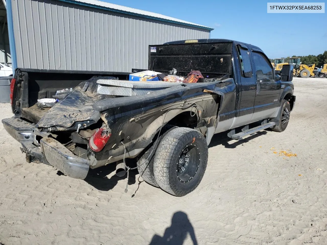 2005 Ford F350 Super Duty VIN: 1FTWX32PX5EA68253 Lot: 77838814