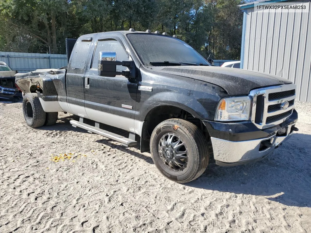 2005 Ford F350 Super Duty VIN: 1FTWX32PX5EA68253 Lot: 77838814