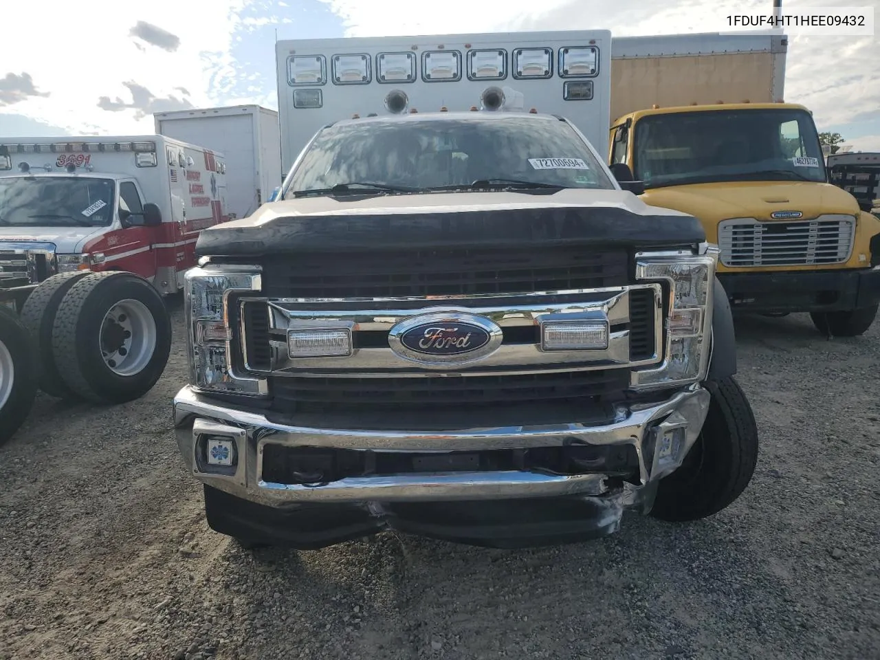 2017 Ford F450 Super Duty VIN: 1FDUF4HT1HEE09432 Lot: 72700694