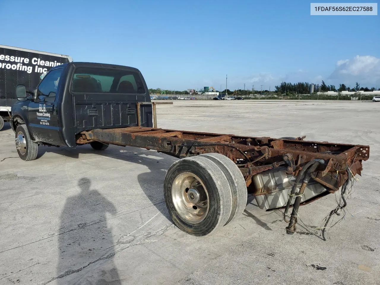 2002 Ford F550 Super Duty VIN: 1FDAF56S62EC27588 Lot: 78925874