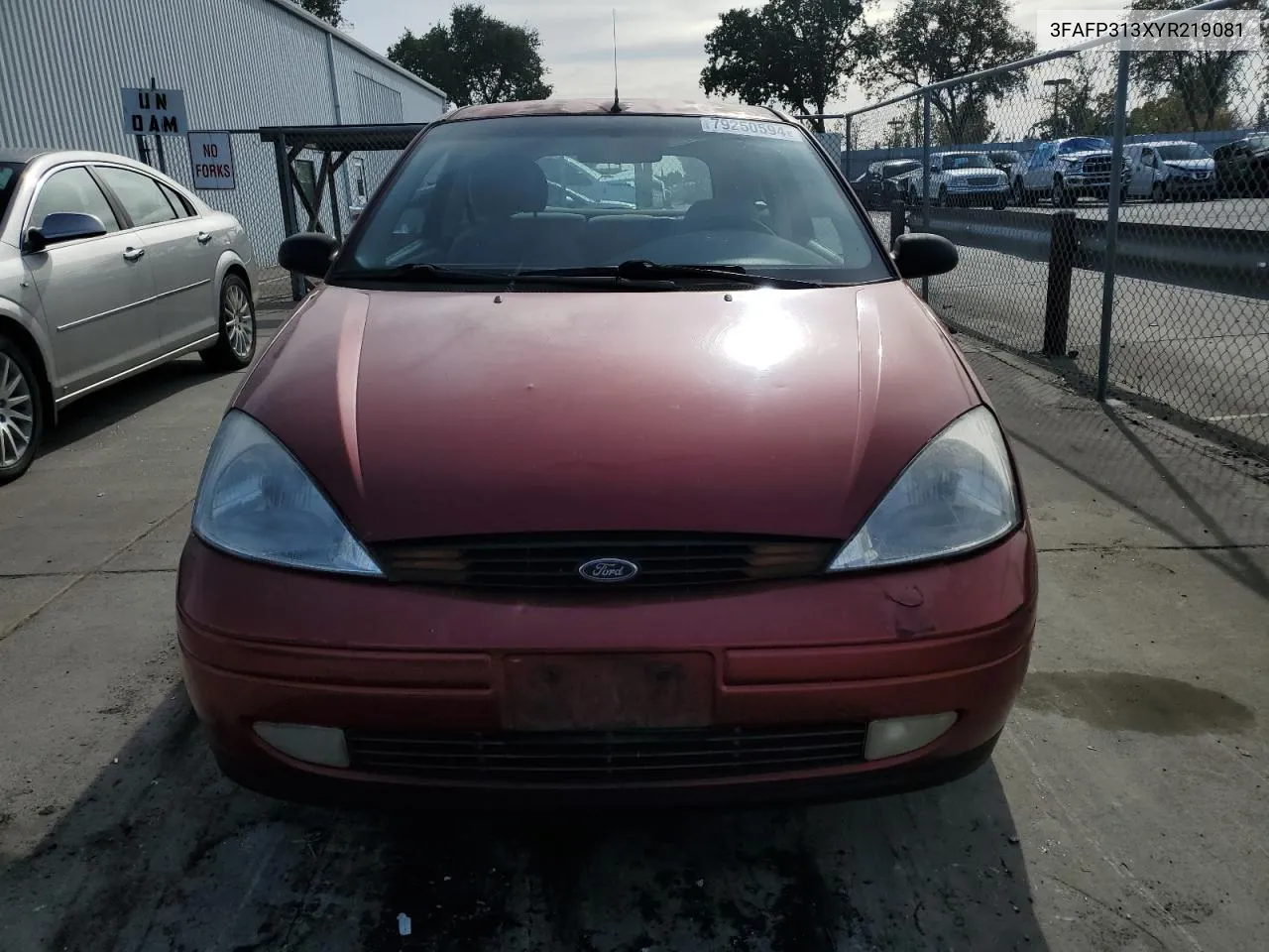 2000 Ford Focus Zx3 VIN: 3FAFP313XYR219081 Lot: 79250594