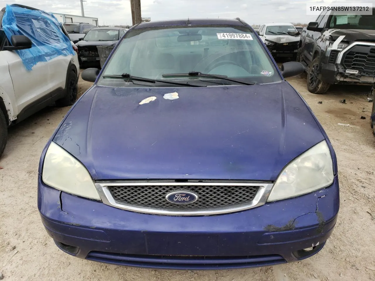 2005 Ford Focus Zx4 VIN: 1FAFP34N85W137212 Lot: 41997884