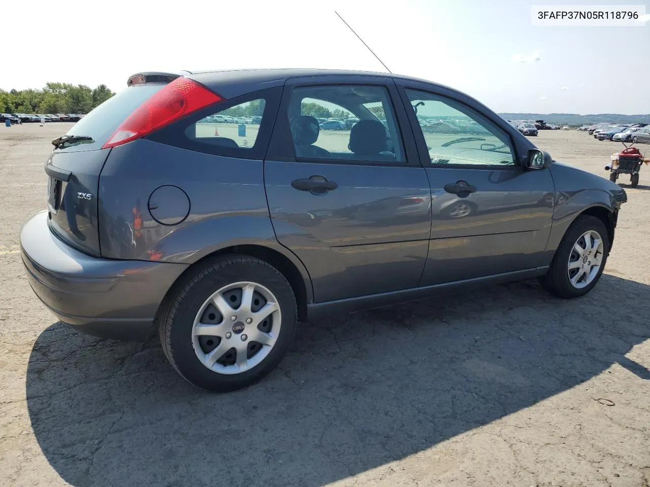 3FAFP37N05R118796 2005 Ford Focus Zx5