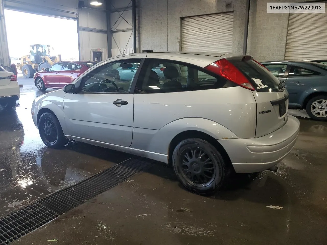 2007 Ford Focus Zx3 VIN: 1FAFP31N57W220913 Lot: 70460384