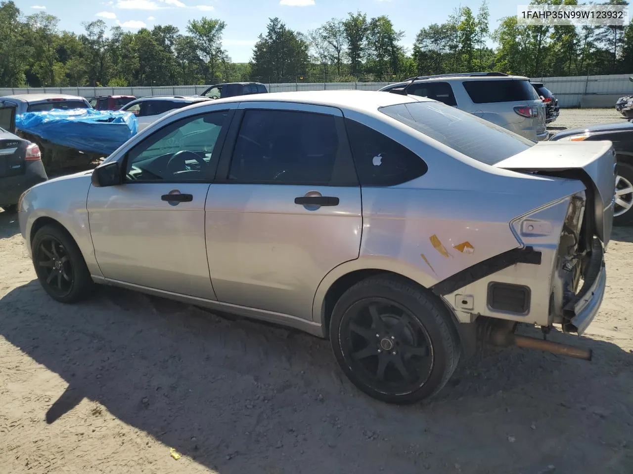 2009 Ford Focus Se VIN: 1FAHP35N99W123932 Lot: 59817594