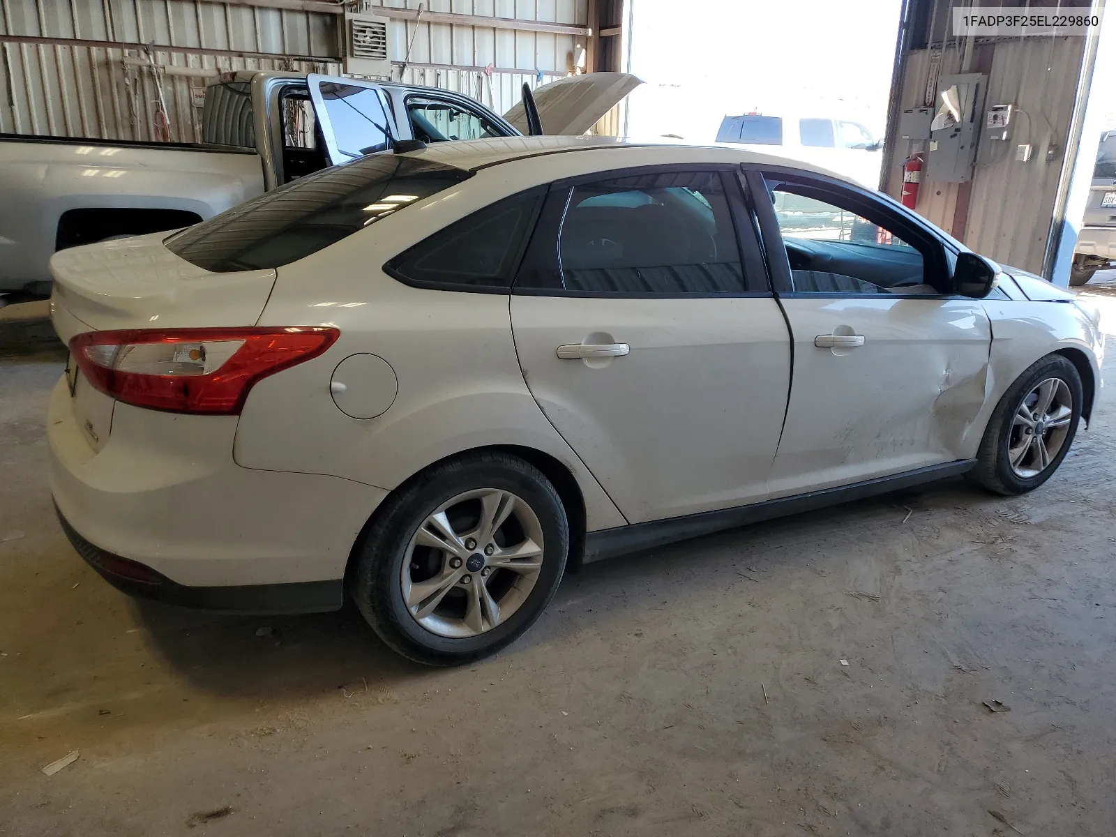 2014 Ford Focus Se VIN: 1FADP3F25EL229860 Lot: 63710154