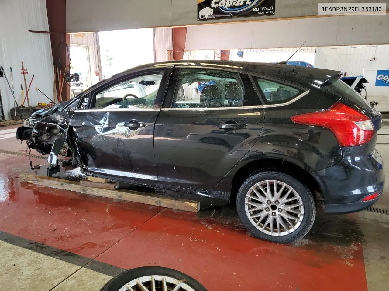 2014 Ford Focus Titanium VIN: 1FADP3N29EL353180 Lot: 68339264