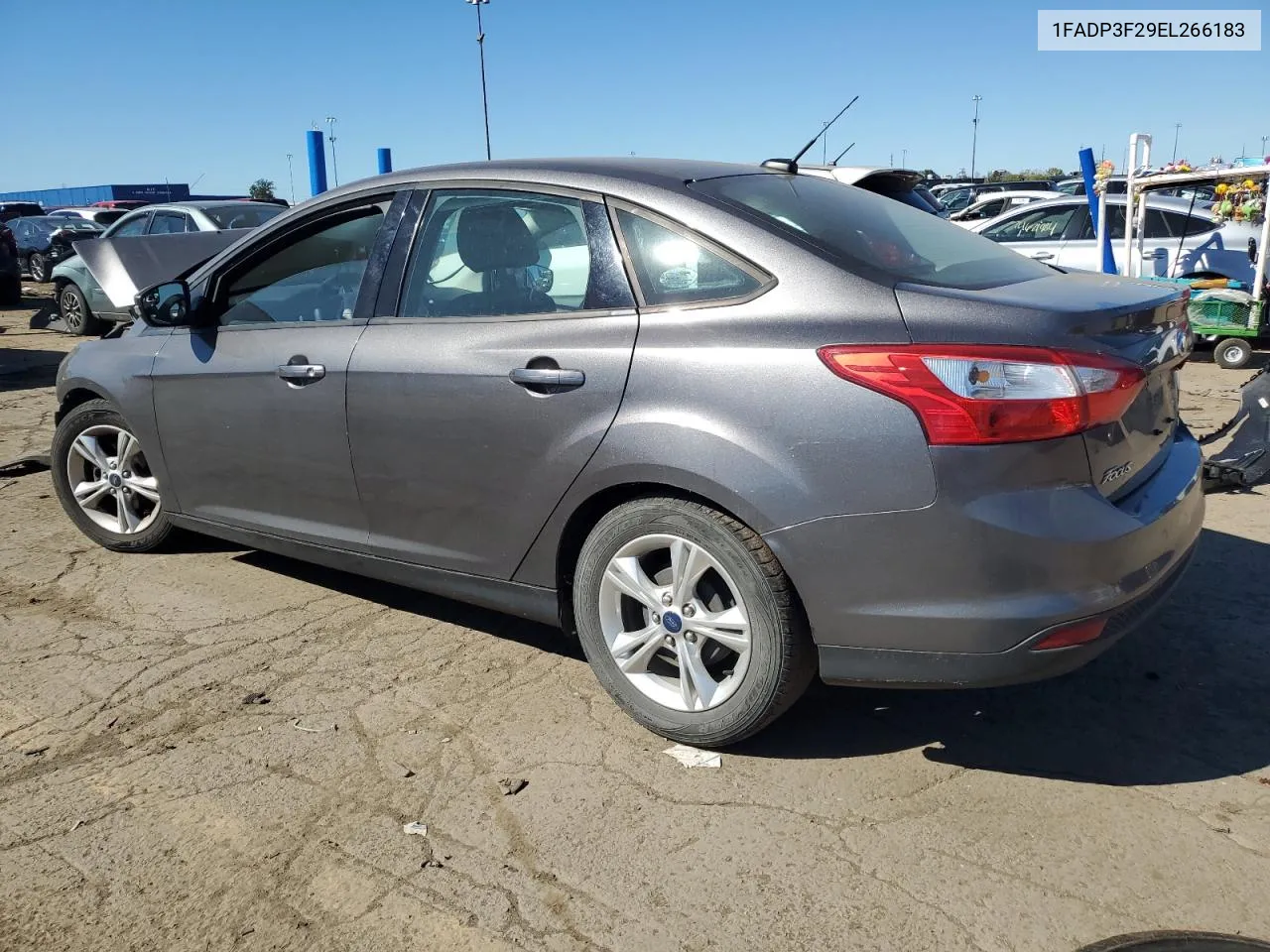 2014 Ford Focus Se VIN: 1FADP3F29EL266183 Lot: 74922454