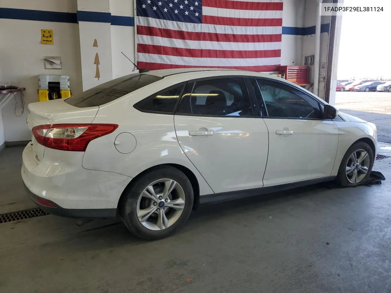 2014 Ford Focus Se VIN: 1FADP3F29EL381124 Lot: 74958384