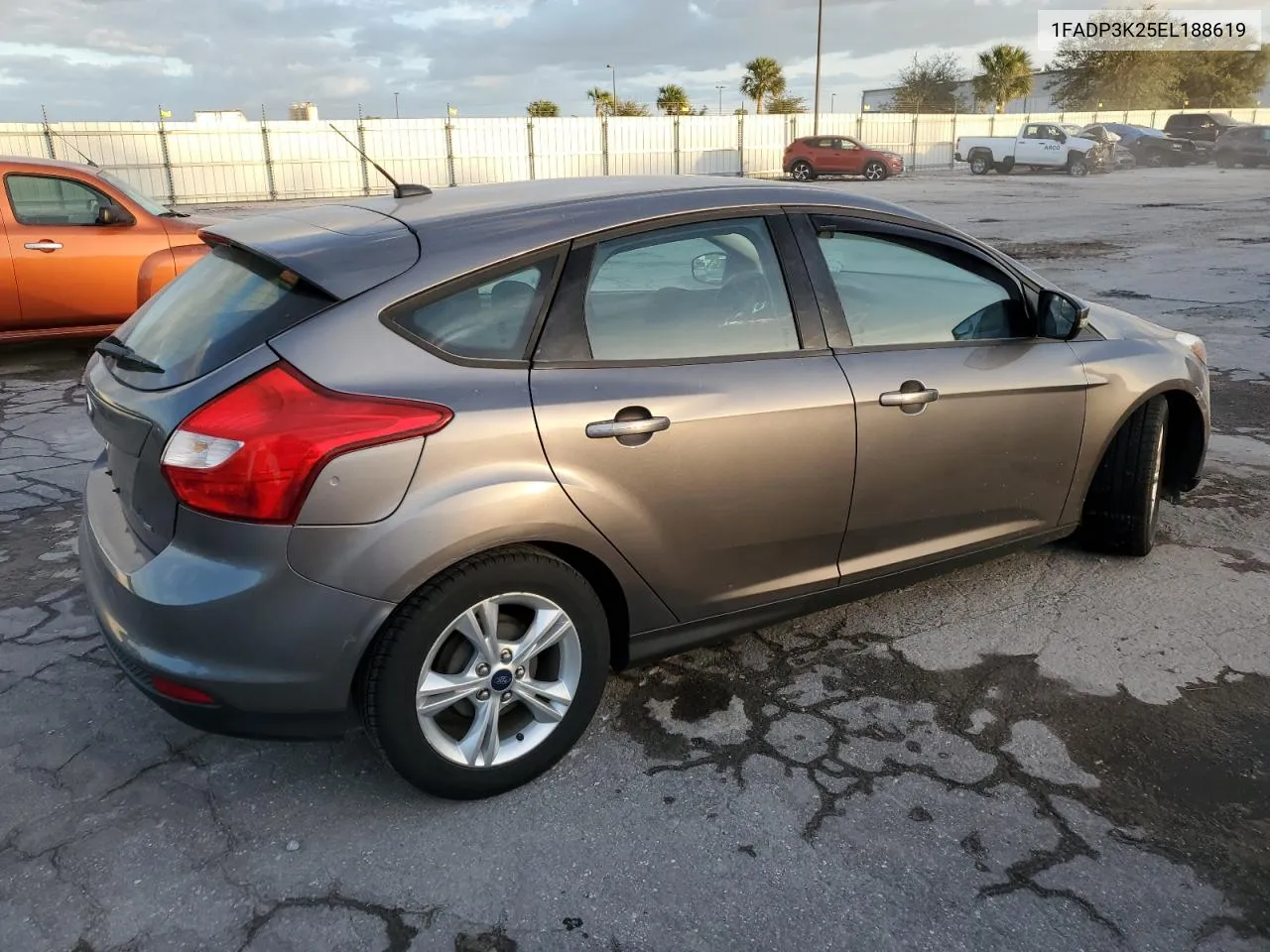 2014 Ford Focus Se VIN: 1FADP3K25EL188619 Lot: 76475074