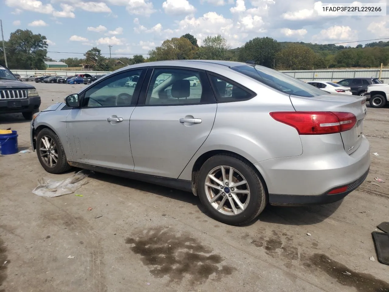 2015 Ford Focus Se VIN: 1FADP3F22FL229266 Lot: 69374404